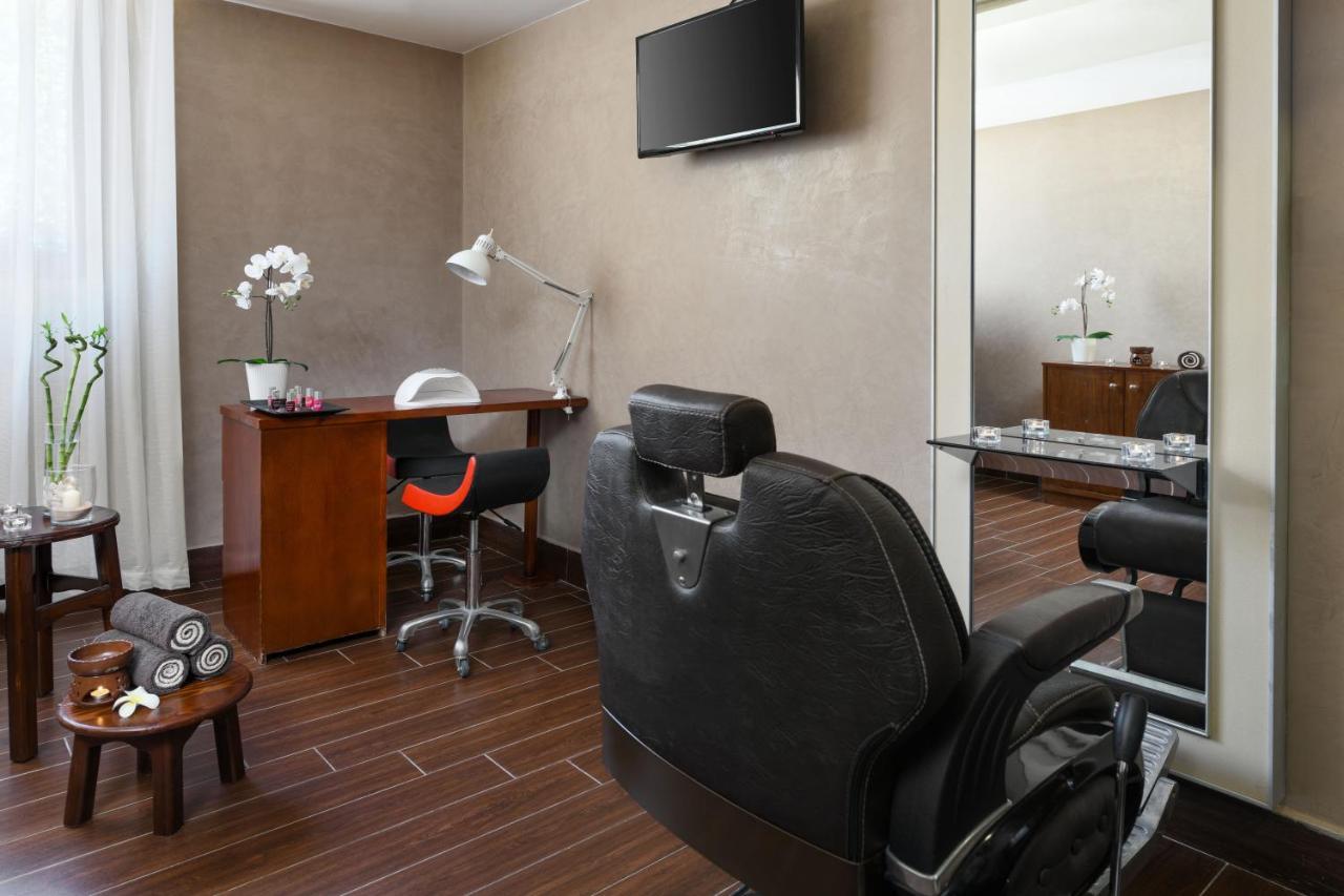 Jaz Belvedere Resort Sarm es-Sejk Kültér fotó A modern barber shop