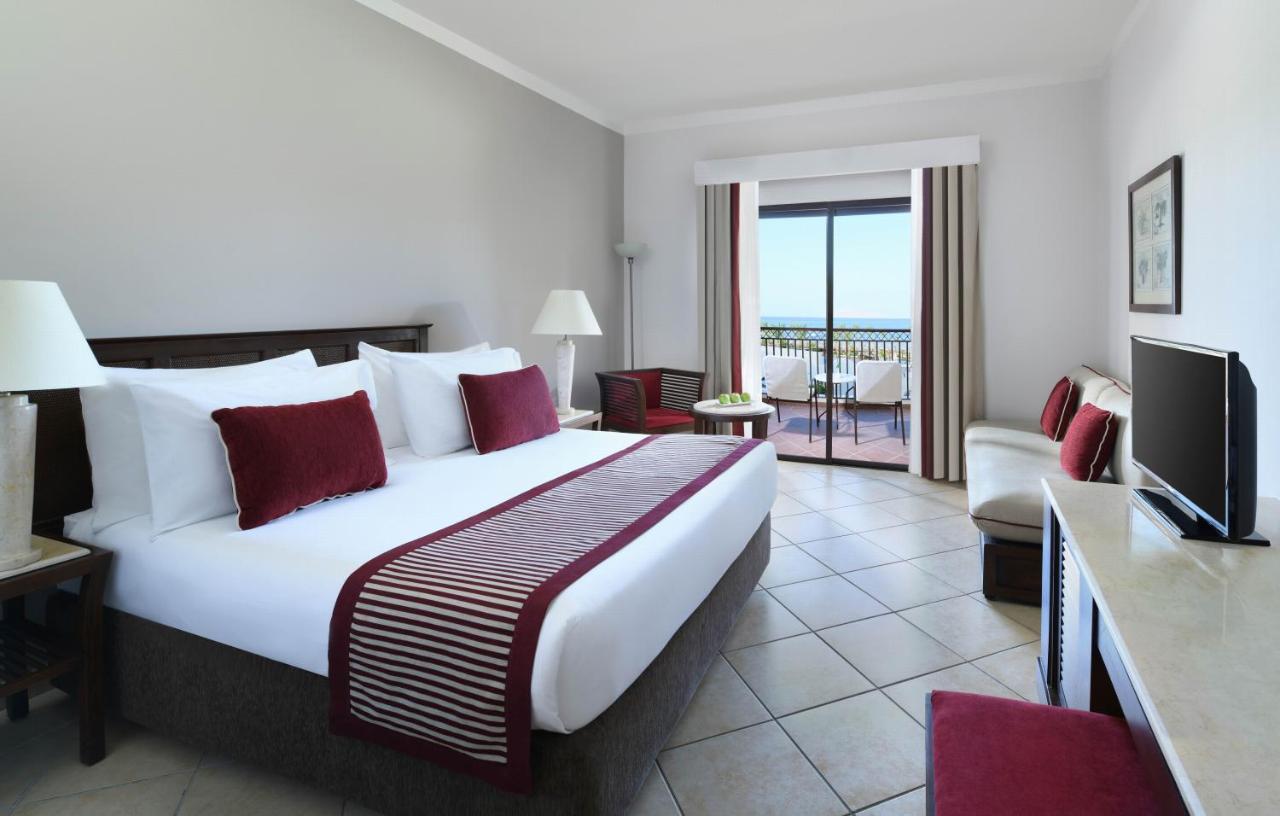 Jaz Belvedere Resort Sarm es-Sejk Kültér fotó A room at the Hilton Sharm El Sheikh