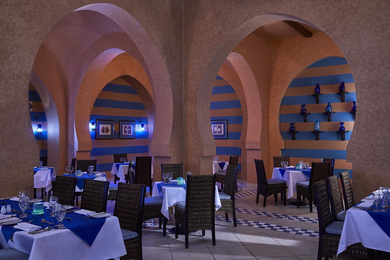 Jaz Belvedere Resort Sarm es-Sejk Kültér fotó Restaurant at the hotel